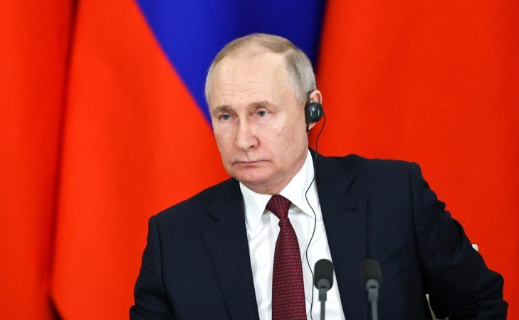Russia legalizes regulated retail crypto trading; domestic payments still banned