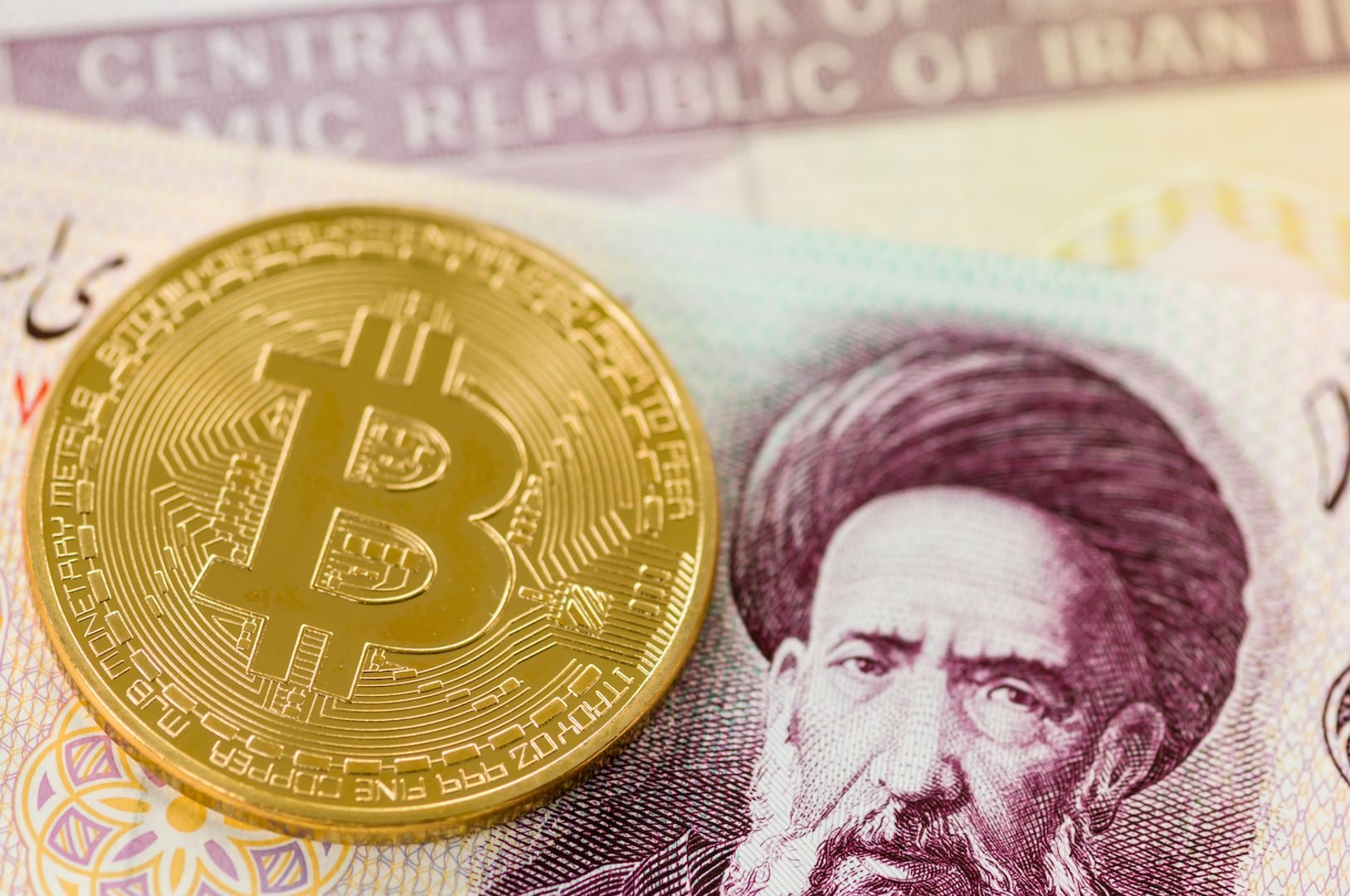 Bitcoin gains as oil rallies, gold retreats amid US-Iran tensions