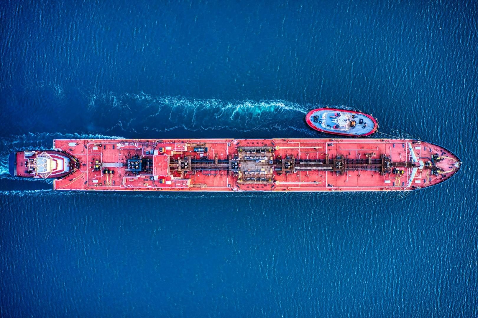 Escalating U.S.-Iran tensions weigh on bitcoin amid persistent ETF inflows