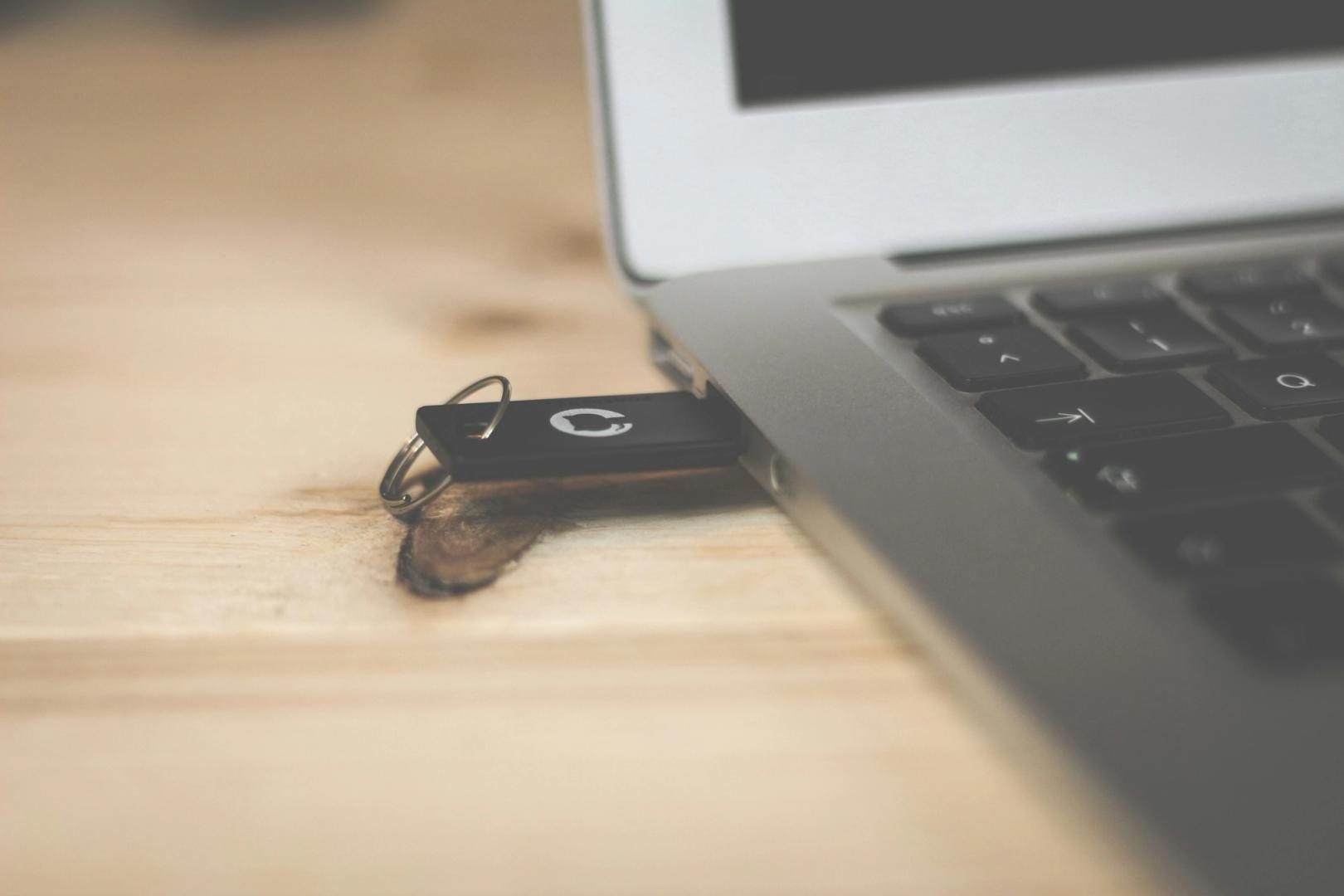 Microsoft uncovers wallet-hijacking malware spreading via USB