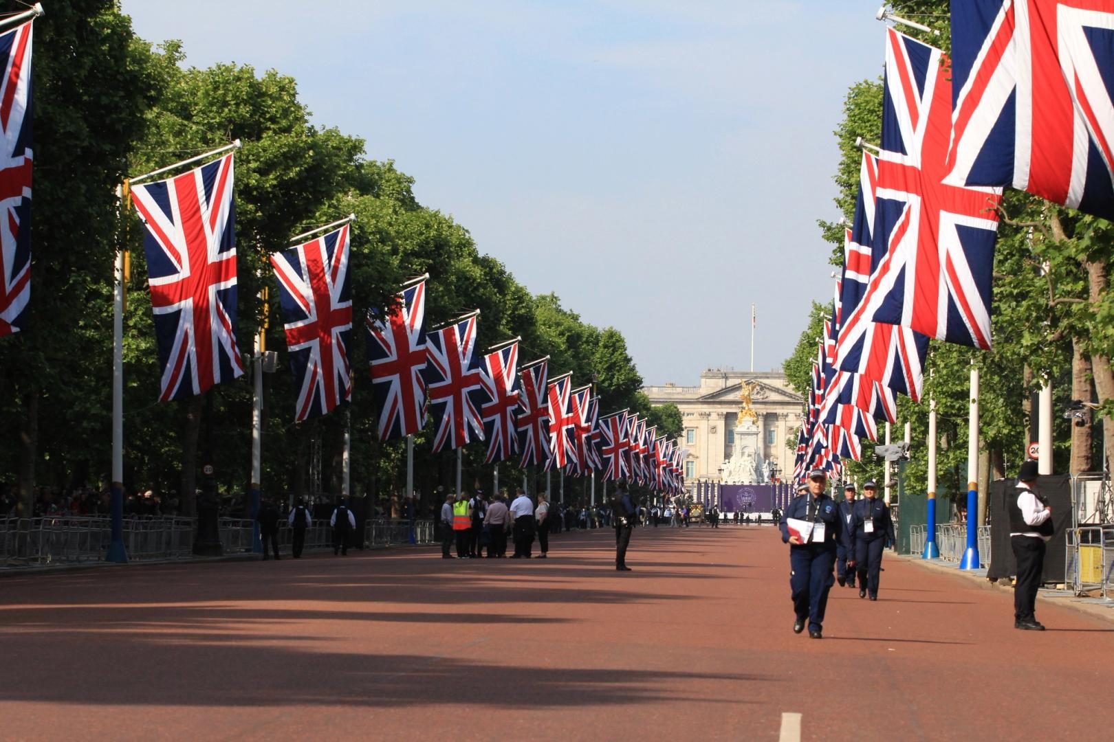 Robinhood expands to UK with crypto trading and AI news digest feature